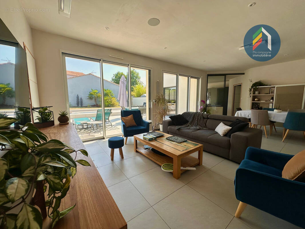 Maison à LES HERBIERS