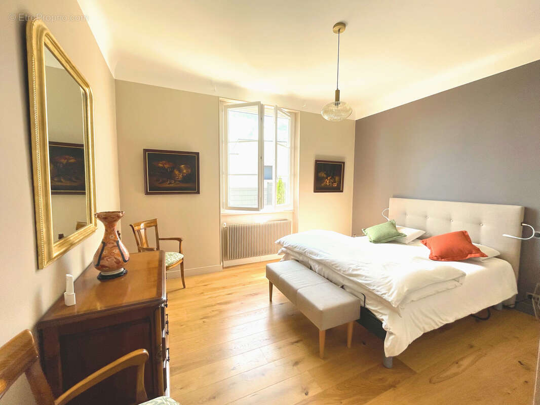 Maison à CHARNAY-LES-MACON