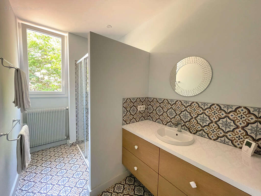 Maison à CHARNAY-LES-MACON