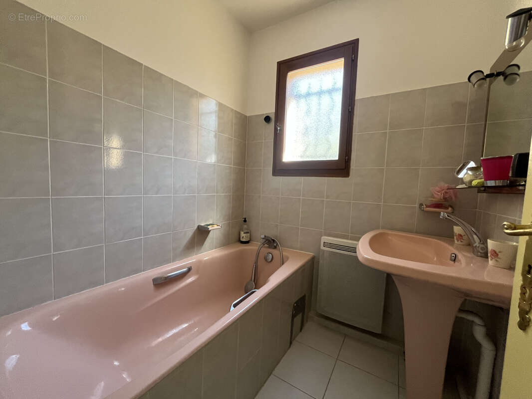 Maison à LES ISSAMBRES