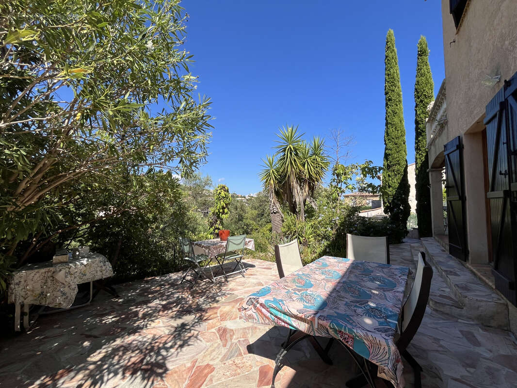 Maison à LES ISSAMBRES