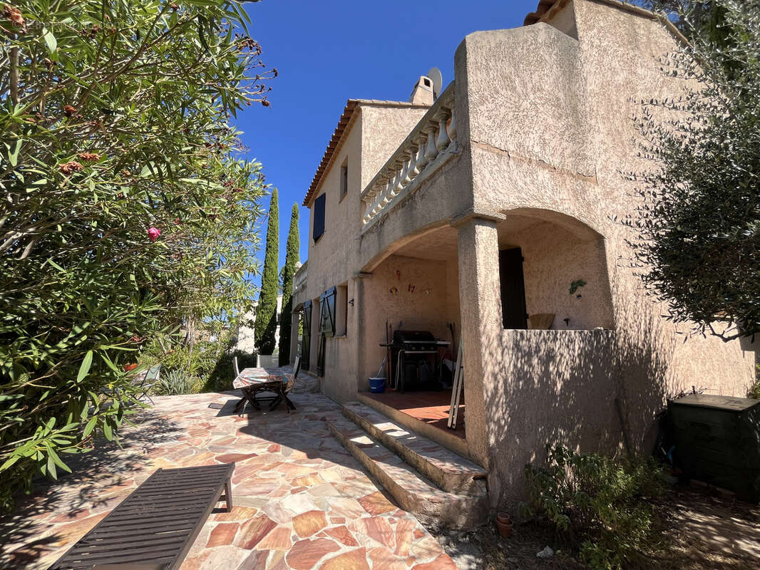 Maison à LES ISSAMBRES