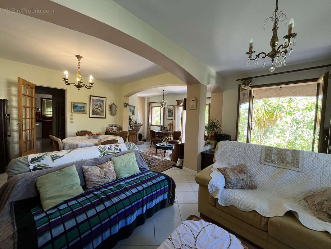 Maison à LES ISSAMBRES