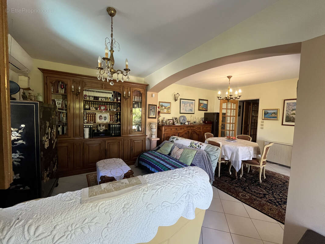 Maison à LES ISSAMBRES