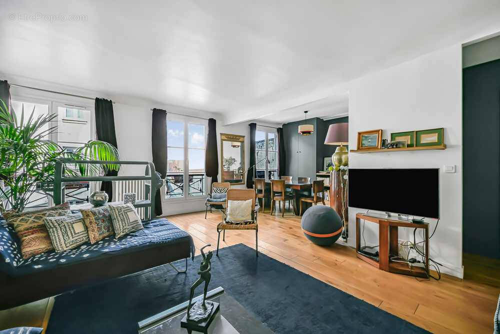 Appartement à PARIS-10E