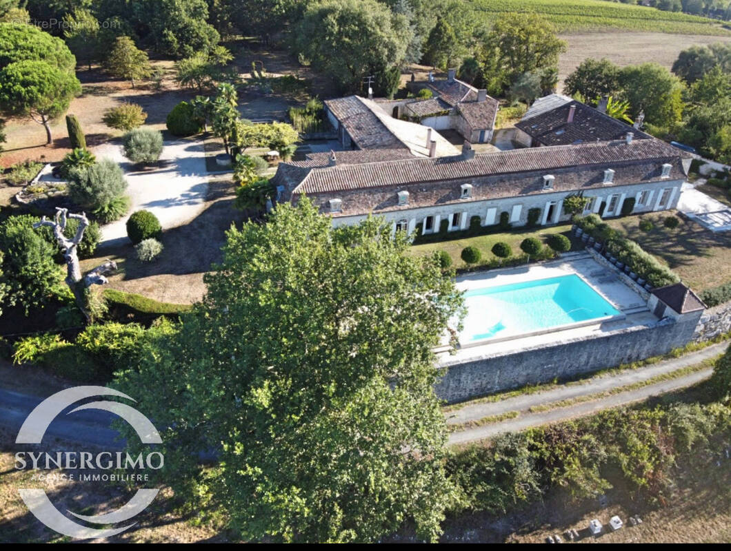 Maison à BONNEVILLE-ET-SAINT-AVIT-DE-FUMADIERES