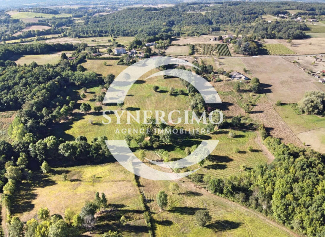 Maison à BONNEVILLE-ET-SAINT-AVIT-DE-FUMADIERES