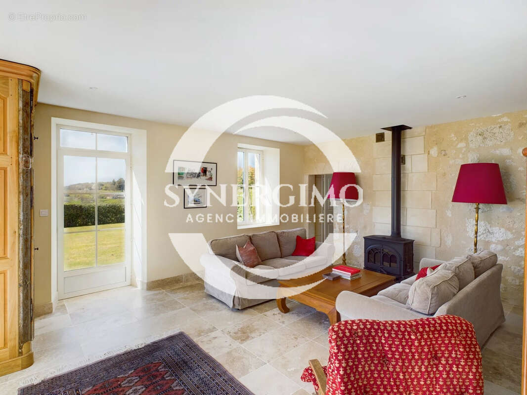 Maison à BONNEVILLE-ET-SAINT-AVIT-DE-FUMADIERES