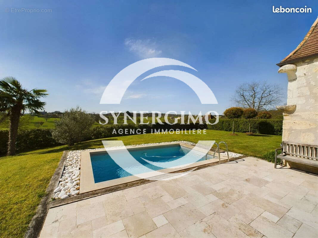 Maison à BONNEVILLE-ET-SAINT-AVIT-DE-FUMADIERES