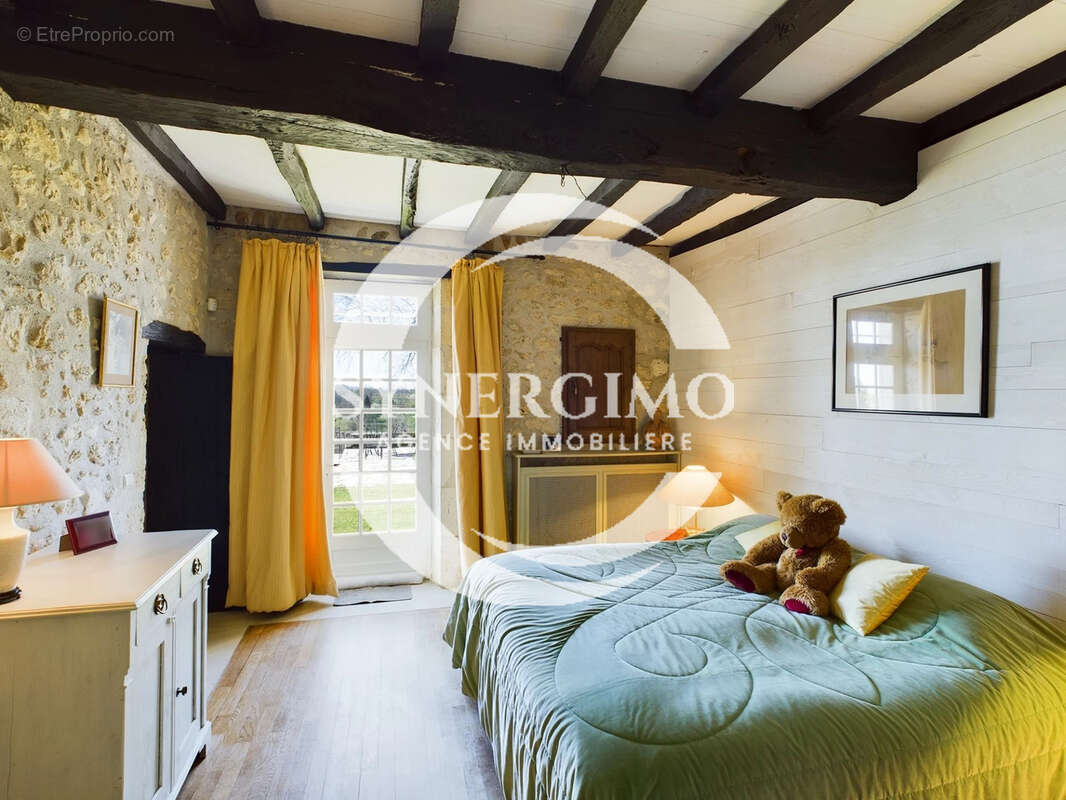 Maison à BONNEVILLE-ET-SAINT-AVIT-DE-FUMADIERES