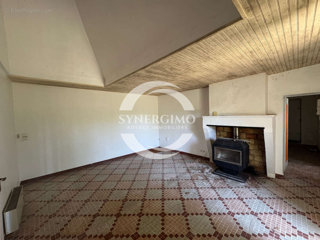 Maison à BONNEVILLE-ET-SAINT-AVIT-DE-FUMADIERES