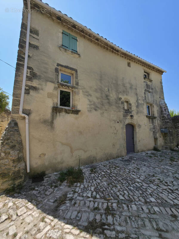 Maison à ROBION