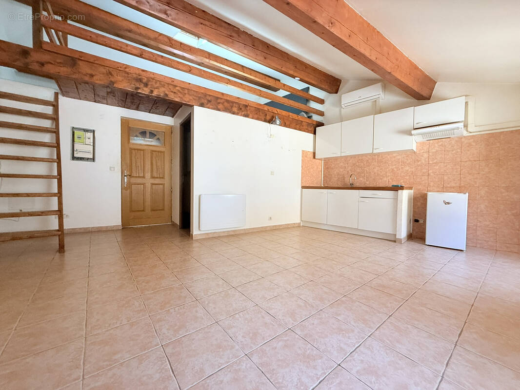 Appartement à SAINTE-ANASTASIE-SUR-ISSOLE