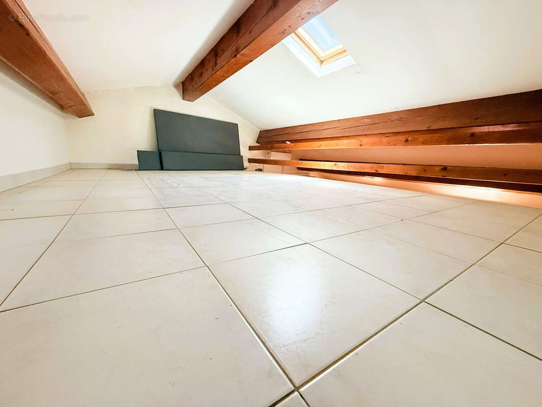 Appartement à SAINTE-ANASTASIE-SUR-ISSOLE