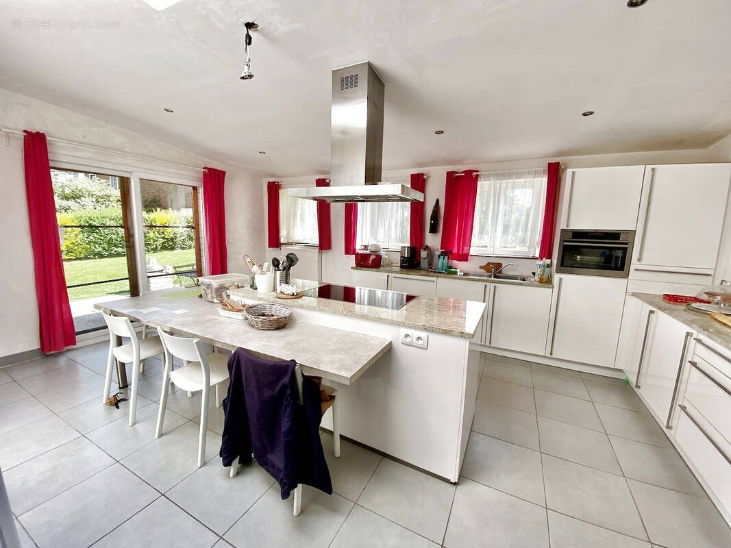 Maison à SOLRE-LE-CHATEAU