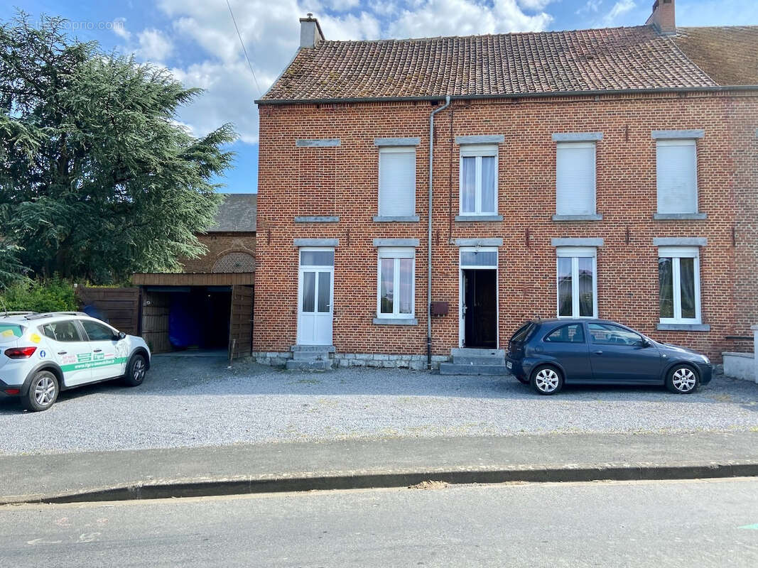 Maison à SOLRE-LE-CHATEAU