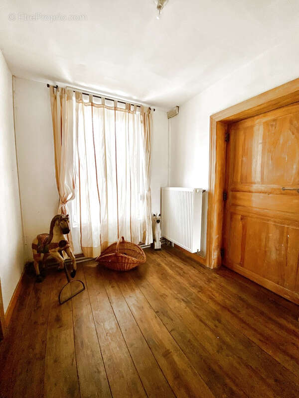 Maison à SOLRE-LE-CHATEAU