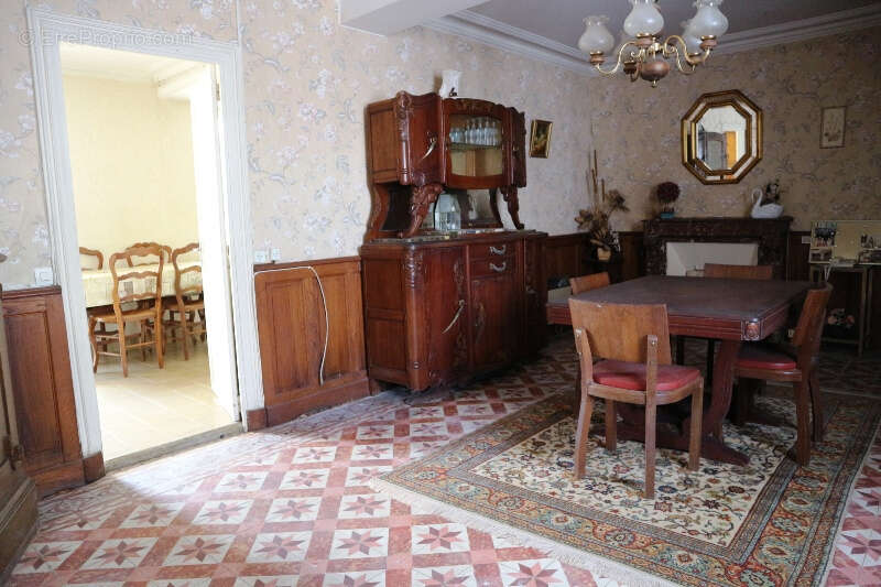 Maison à SAINT-JEAN-D&#039;ANGELY