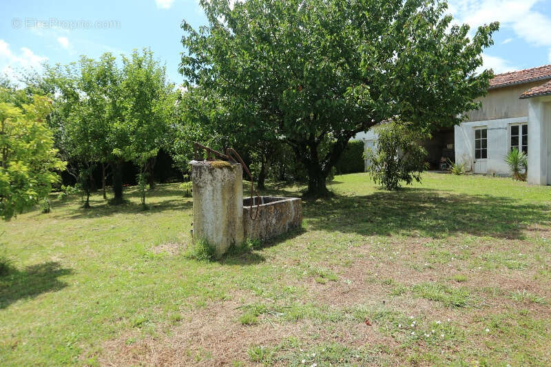 Maison à SAINT-JEAN-D&#039;ANGELY