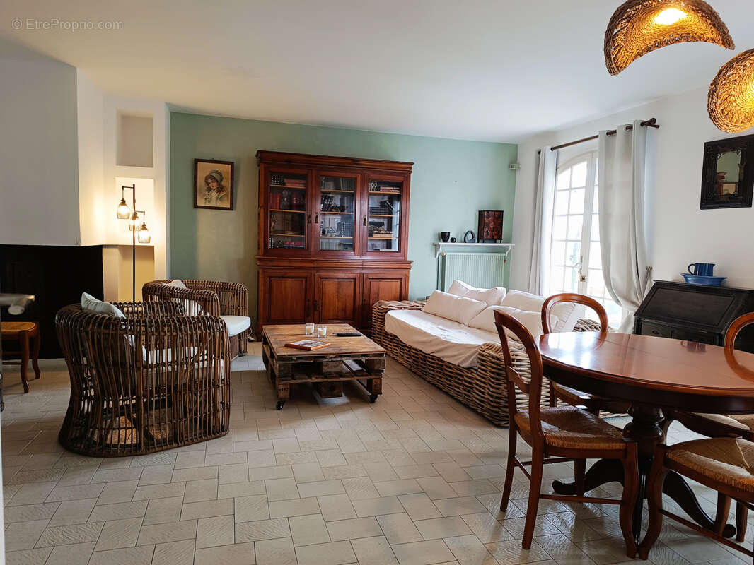 Maison à SAINT-GEORGES-DE-DIDONNE