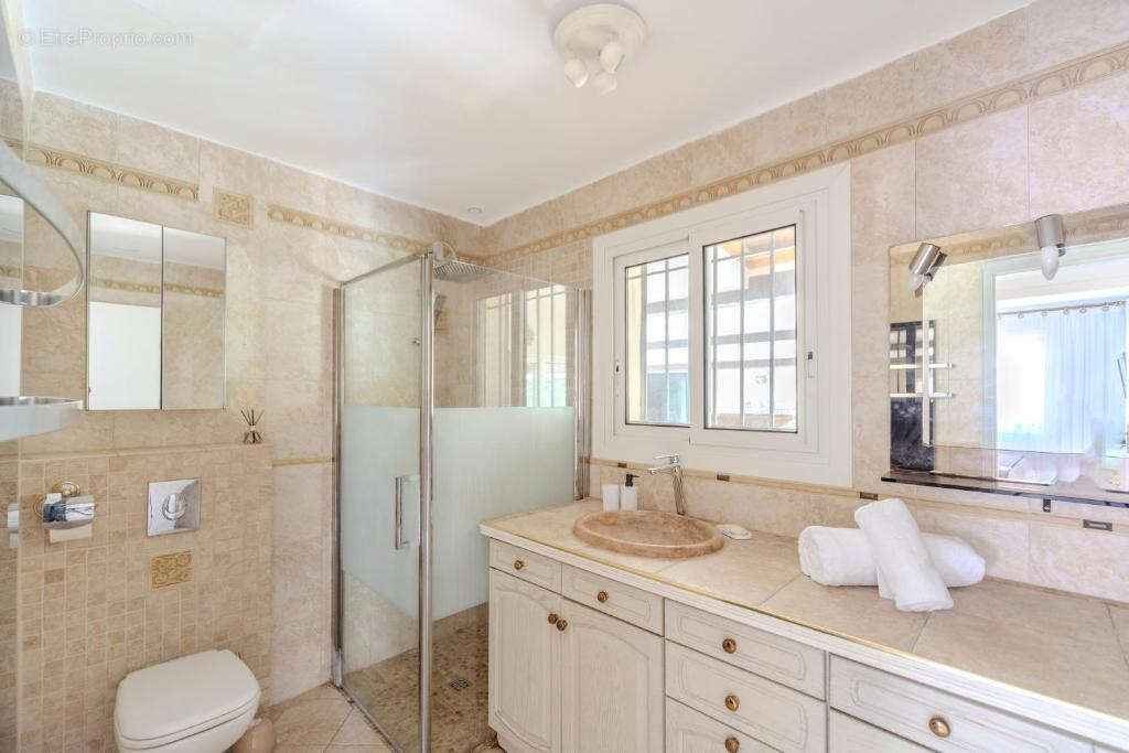 Maison à BAGNOLS-EN-FORET