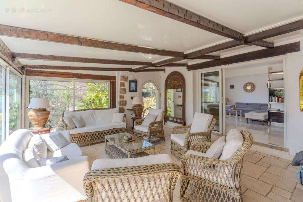 Maison à BAGNOLS-EN-FORET