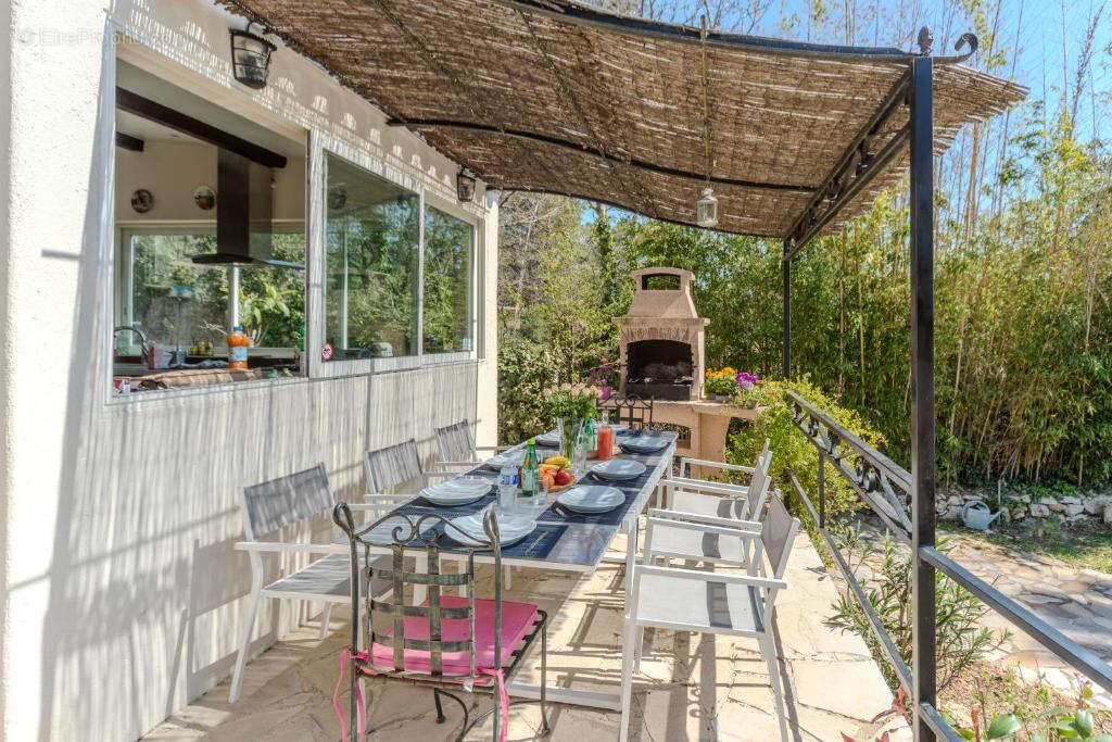 Maison à BAGNOLS-EN-FORET