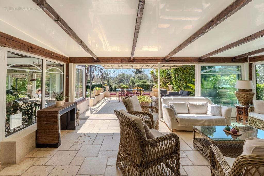 Maison à BAGNOLS-EN-FORET