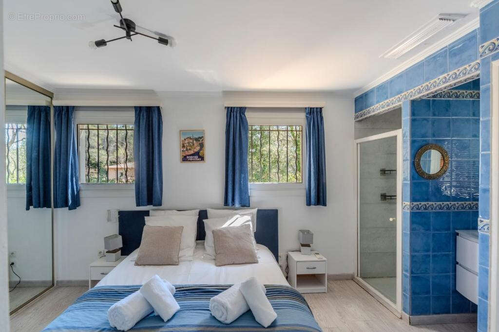 Maison à BAGNOLS-EN-FORET