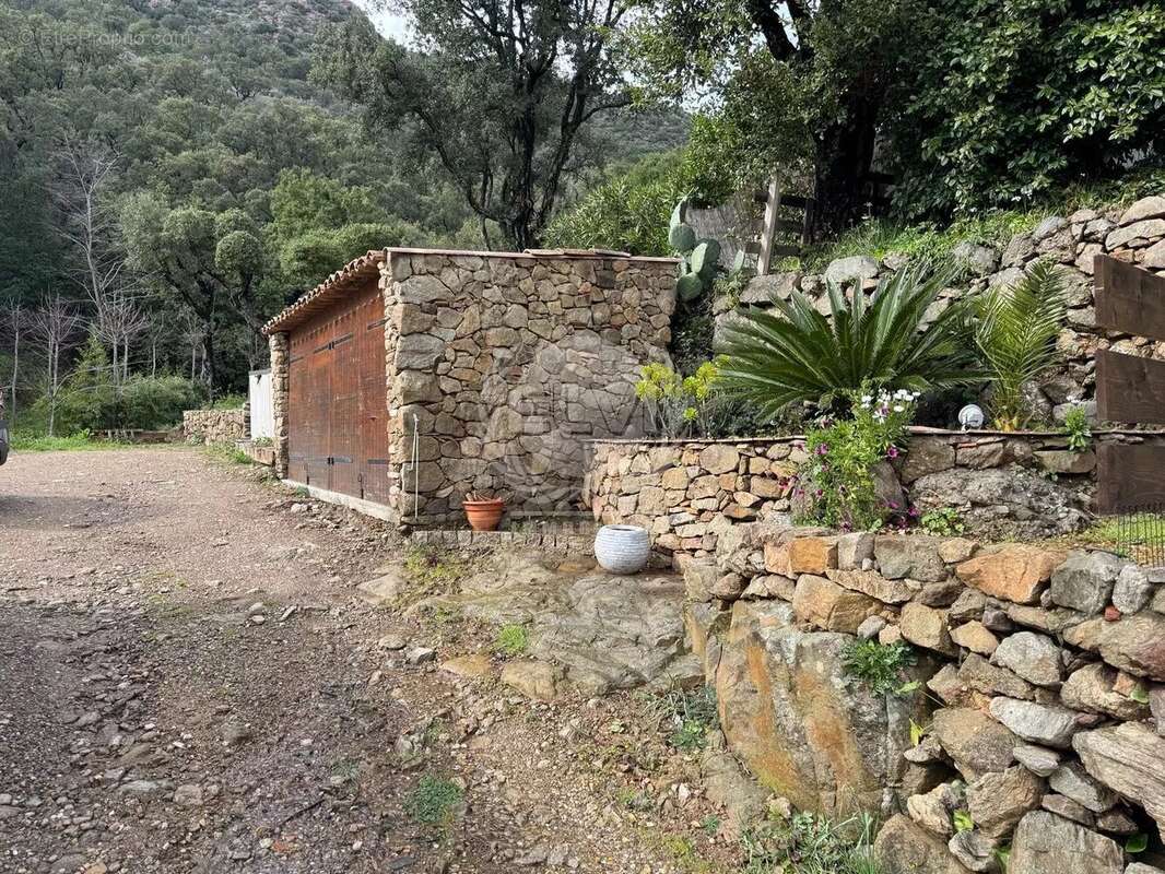 Maison à PLAN-DE-LA-TOUR