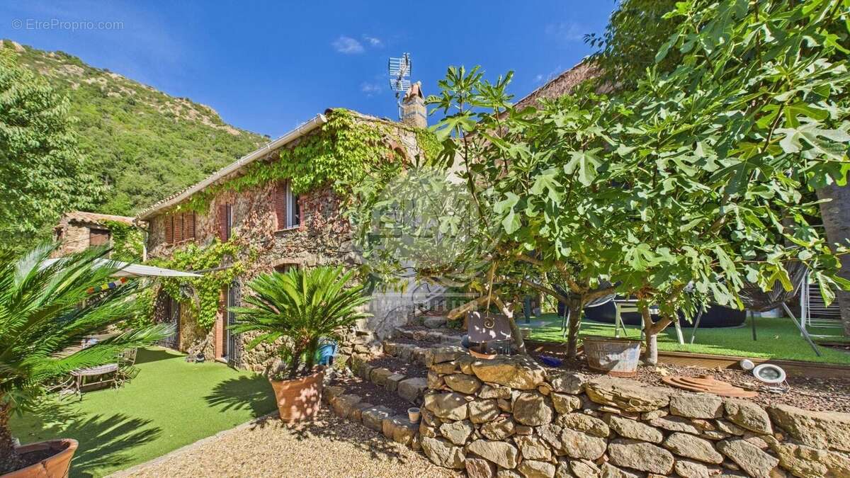 Maison à PLAN-DE-LA-TOUR