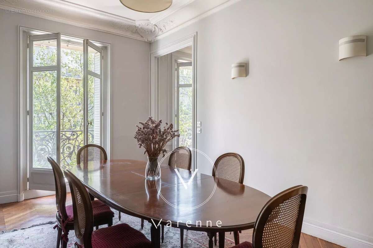 Appartement à PARIS-7E