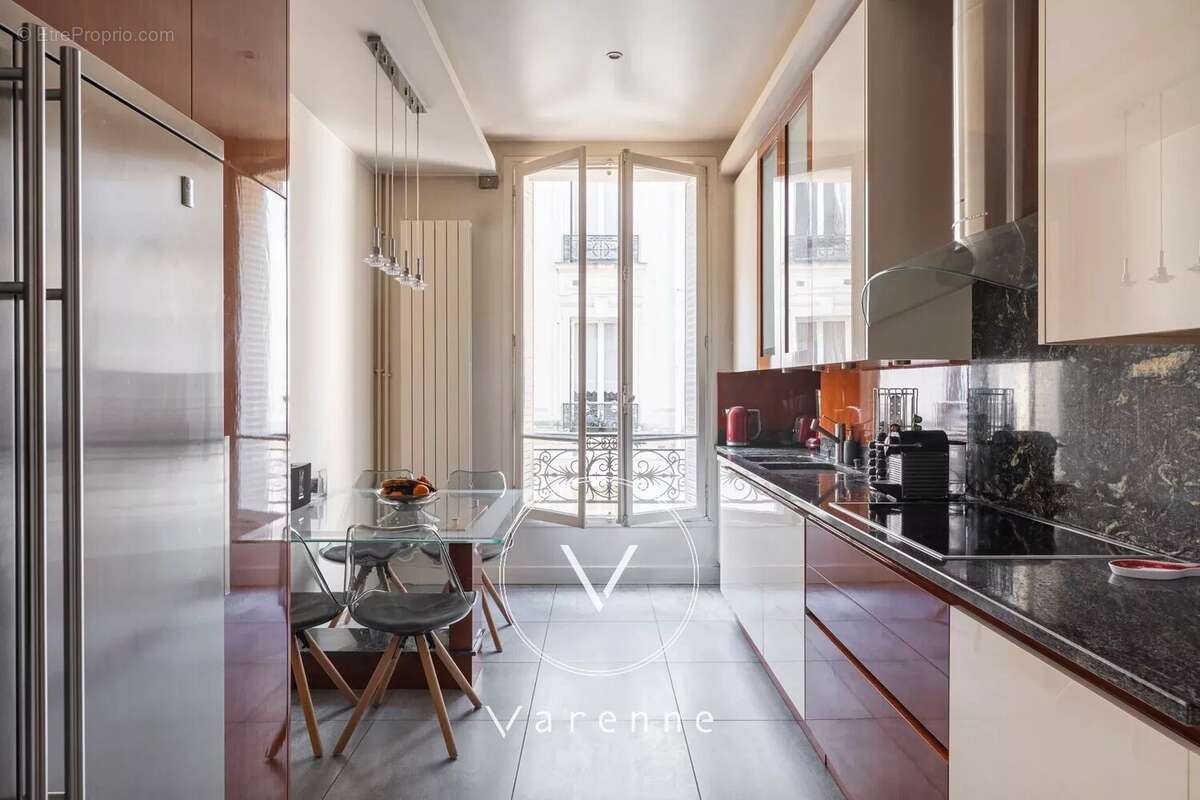 Appartement à PARIS-7E