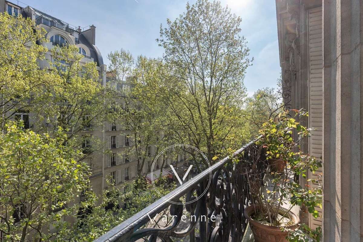 Appartement à PARIS-7E