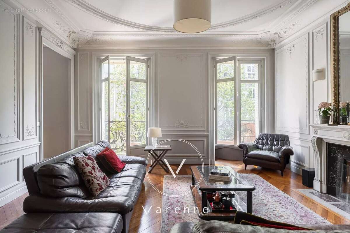 Appartement à PARIS-7E