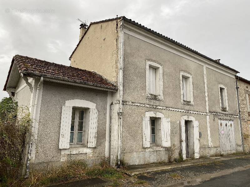 Maison à ISSIGEAC