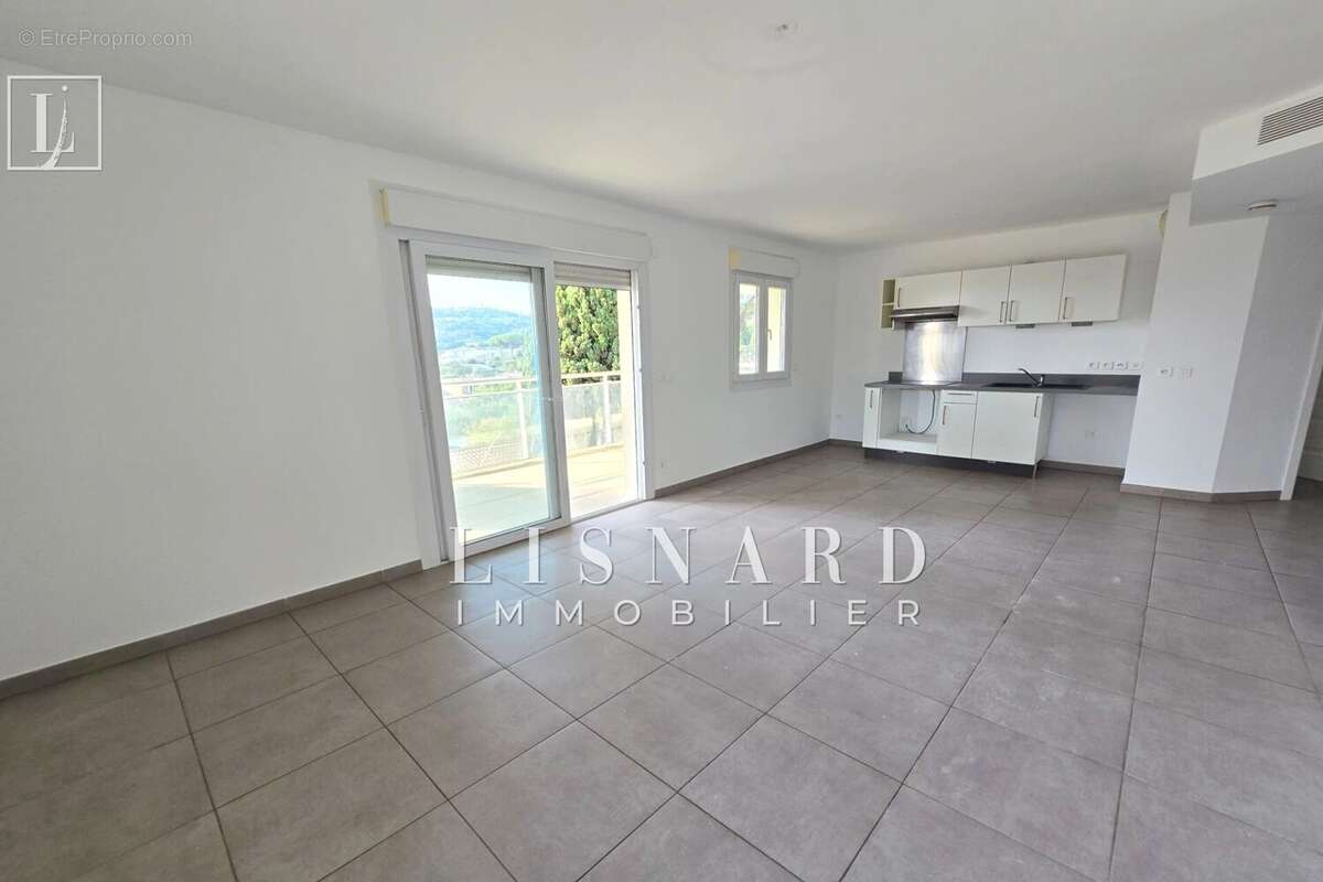 Appartement à VALLAURIS