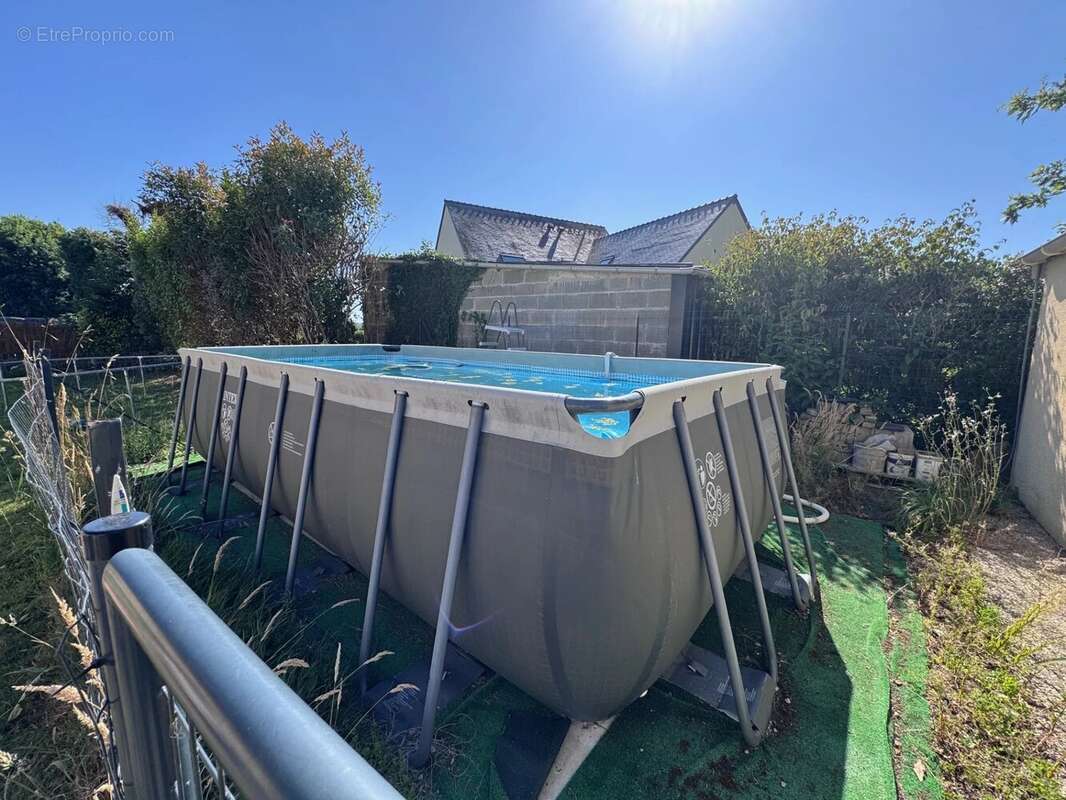 Maison à SAINT-SEGAL