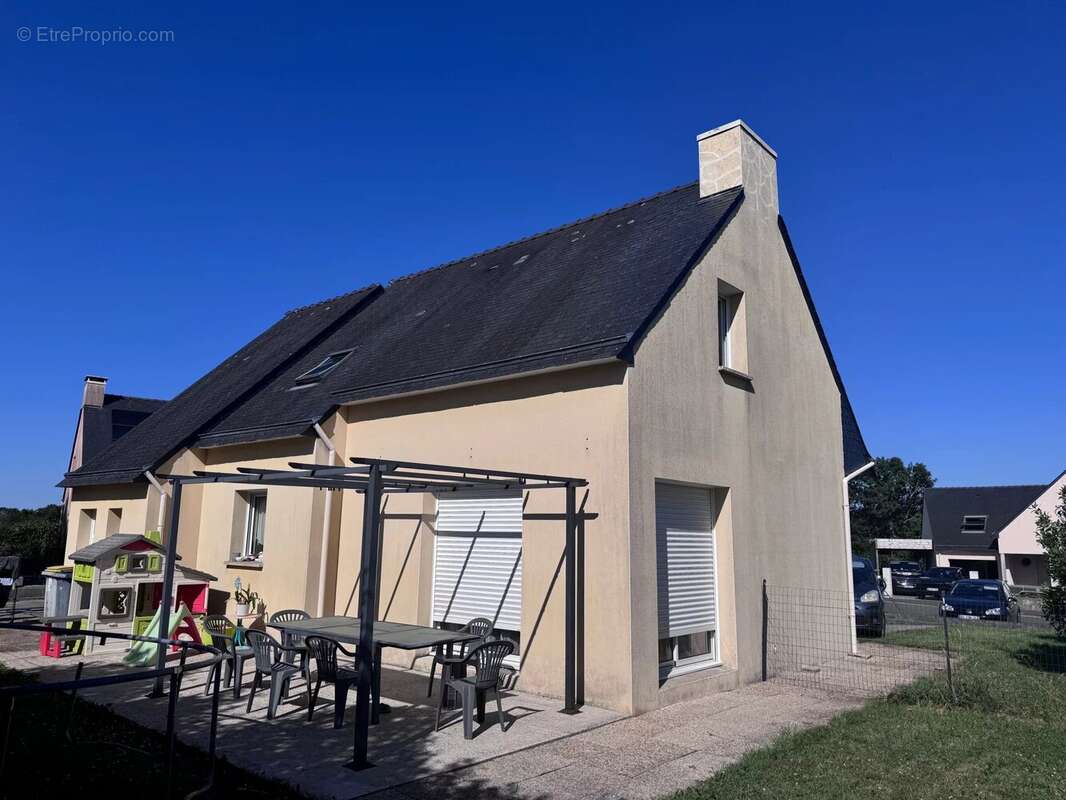 Maison à SAINT-SEGAL