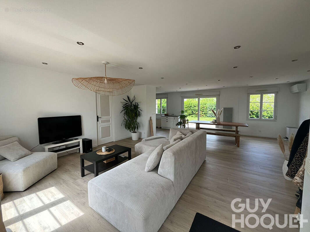 Maison à SAINT-DENIS-LES-PONTS