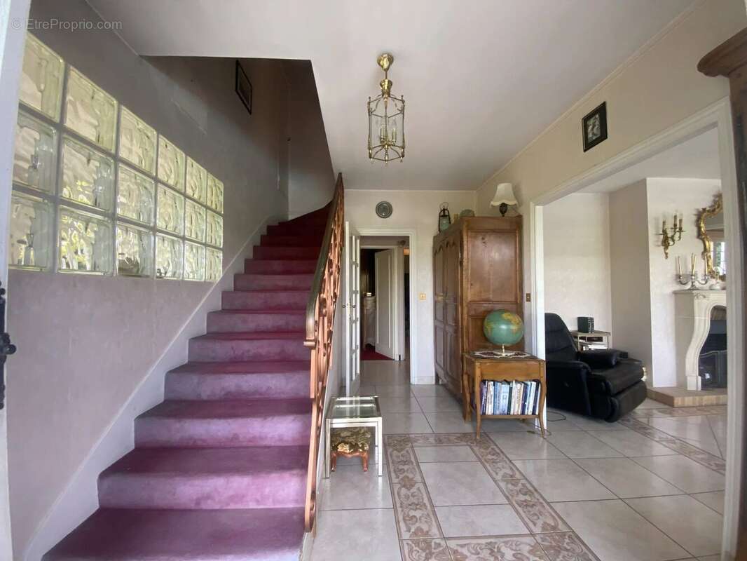 Maison à VARENNES-VAUZELLES