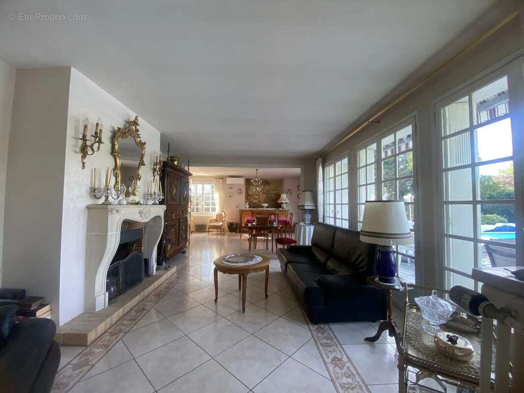 Maison à VARENNES-VAUZELLES