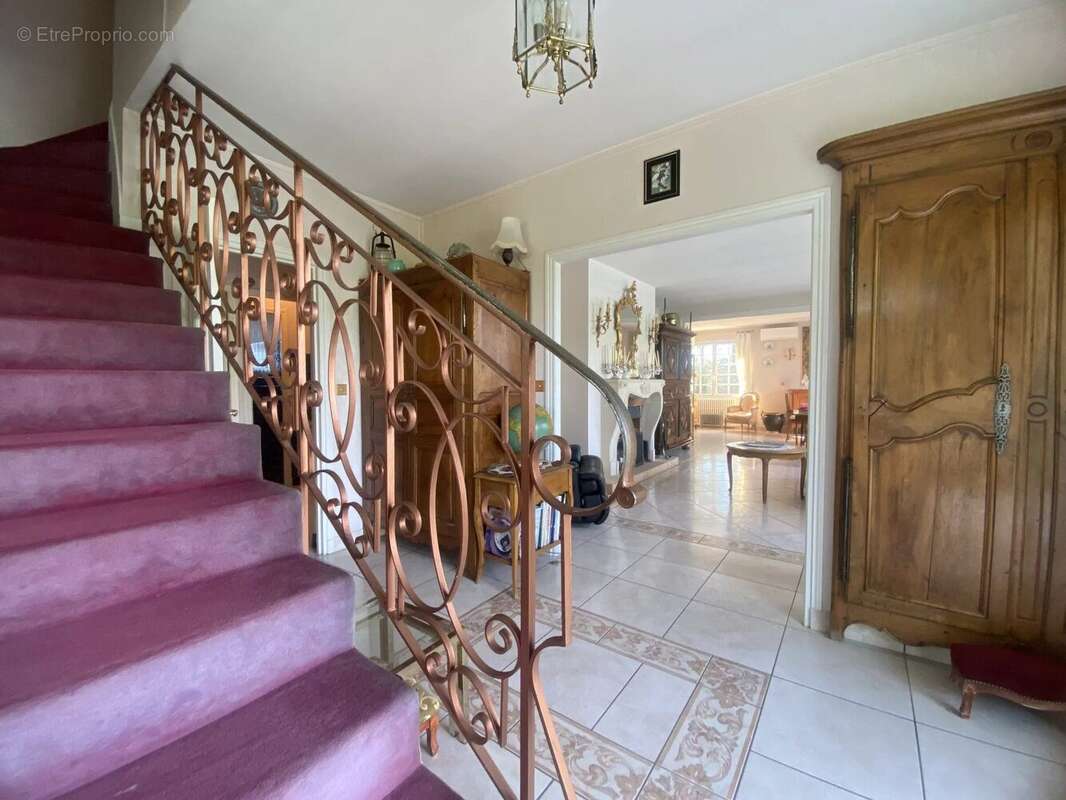 Maison à VARENNES-VAUZELLES