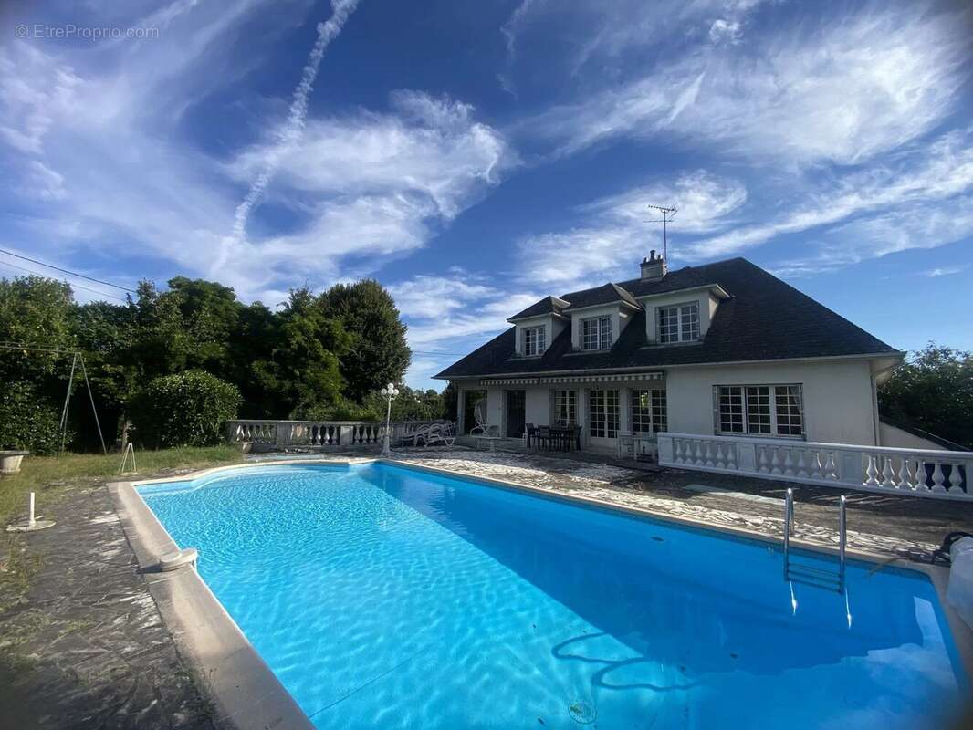 Maison à VARENNES-VAUZELLES