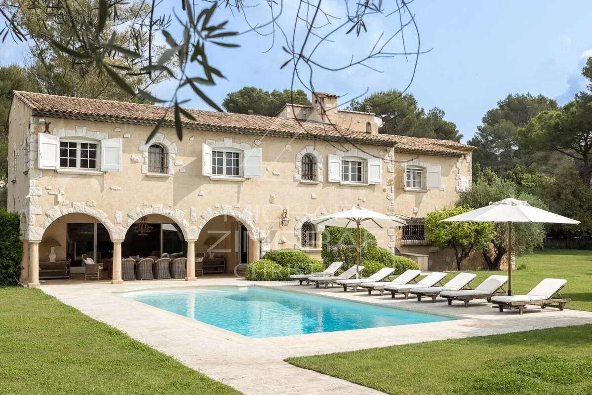Maison à MOUGINS