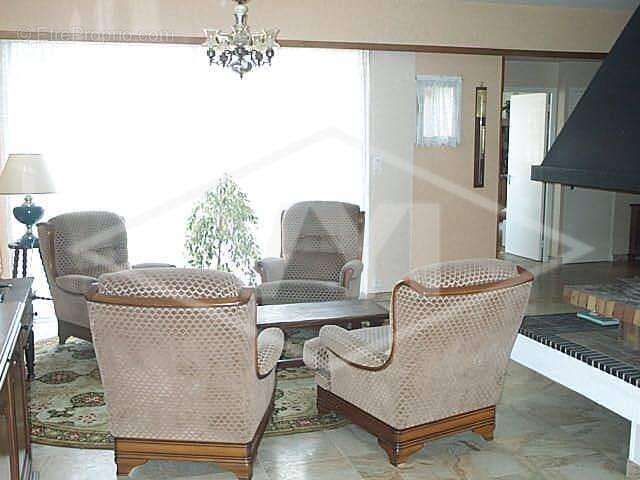 Maison à COMBS-LA-VILLE