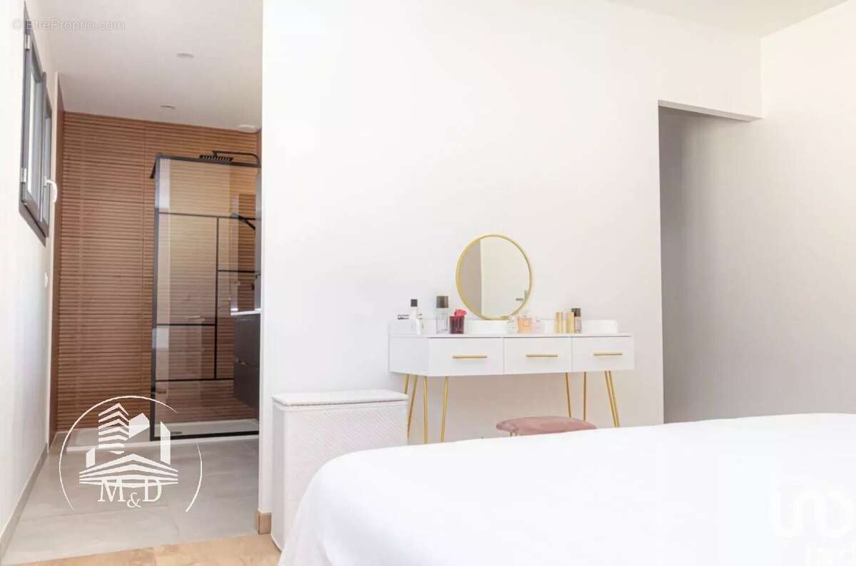 Maison à LA SALVETAT-SAINT-GILLES