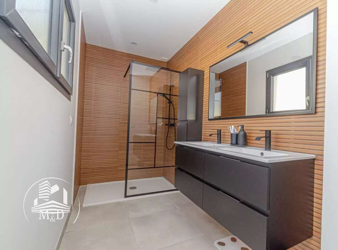 Maison à LA SALVETAT-SAINT-GILLES