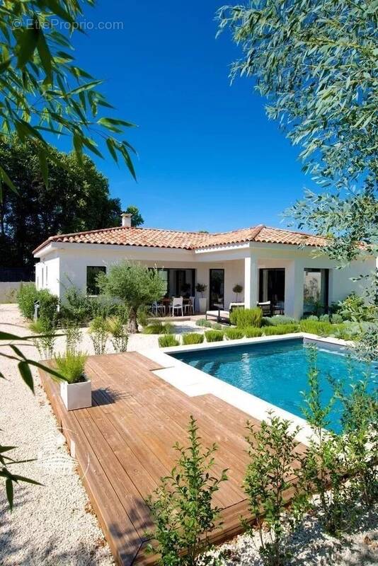 Maison à LA SALVETAT-SAINT-GILLES