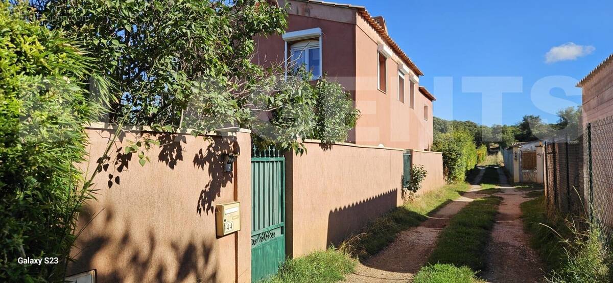 1 - Maison à SAINT-JULIEN